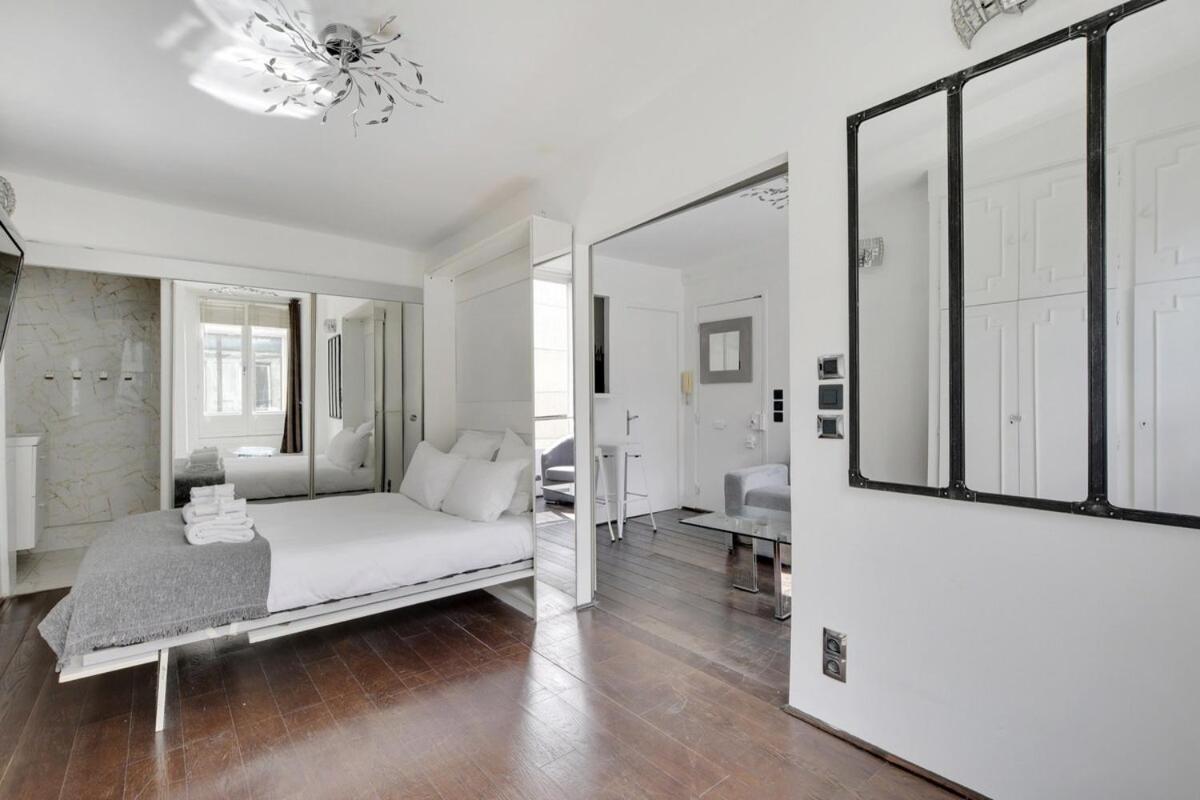 Marais Beaubourg Area Apartment Paris