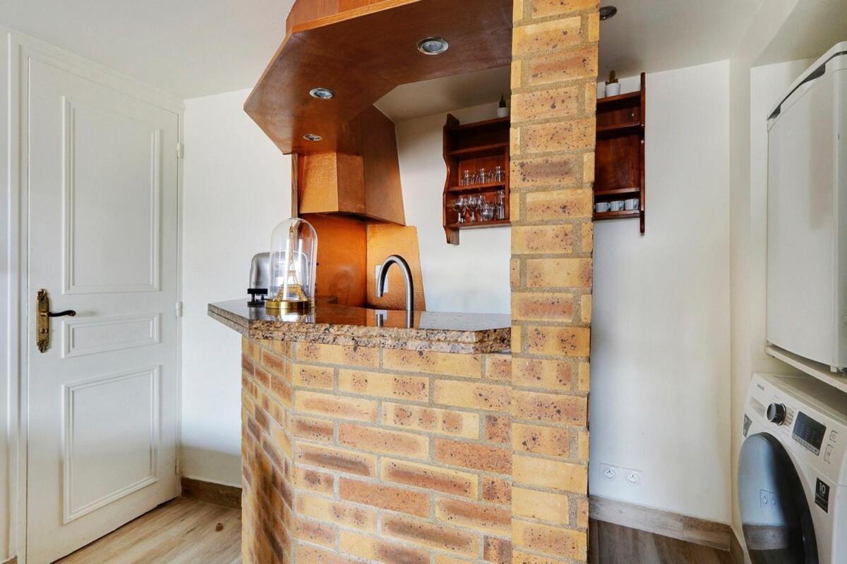 Marais Beaubourg Area Apartment Paris
