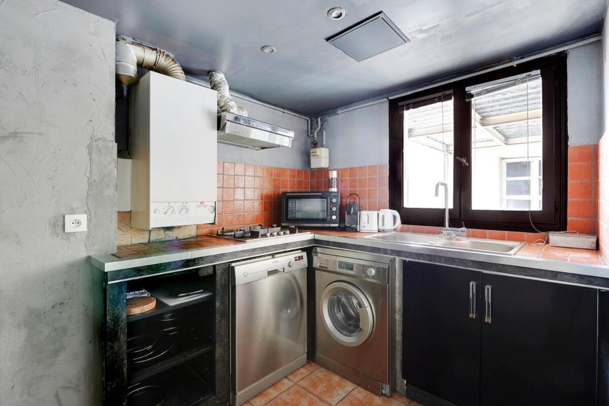 Marais Beaubourg Area Apartment Paris